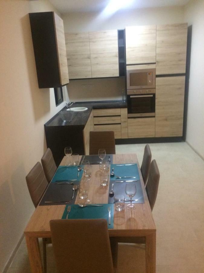 Higlander Apartments Mellieħa Esterno foto